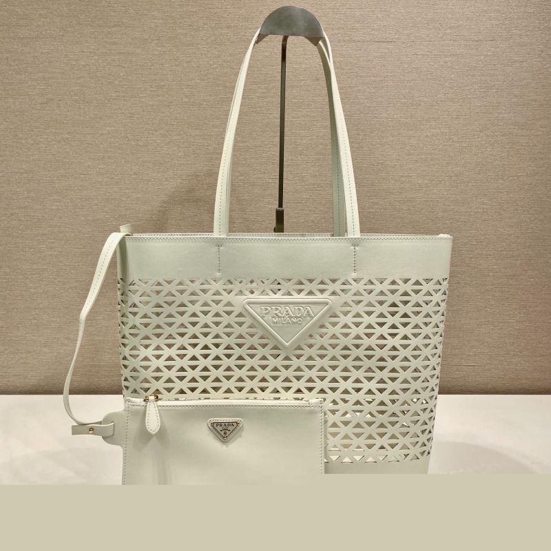 Pra*a shopping bags